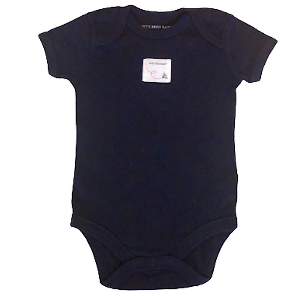 10/$10 Burt’s Bees 🐝 Onesie
